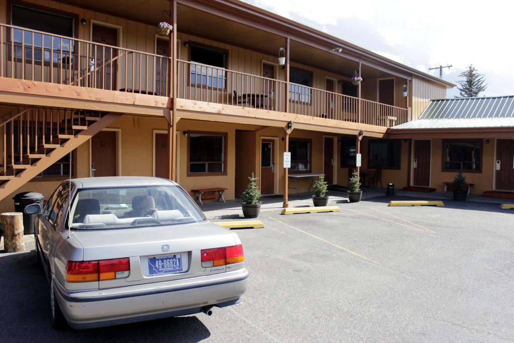 Country Motor Inn Ливингстон Экстерьер фото