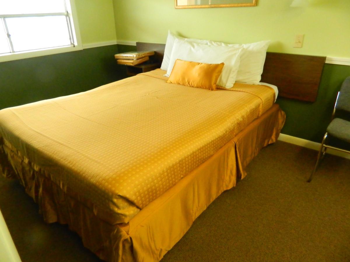 Country Motor Inn Ливингстон Экстерьер фото