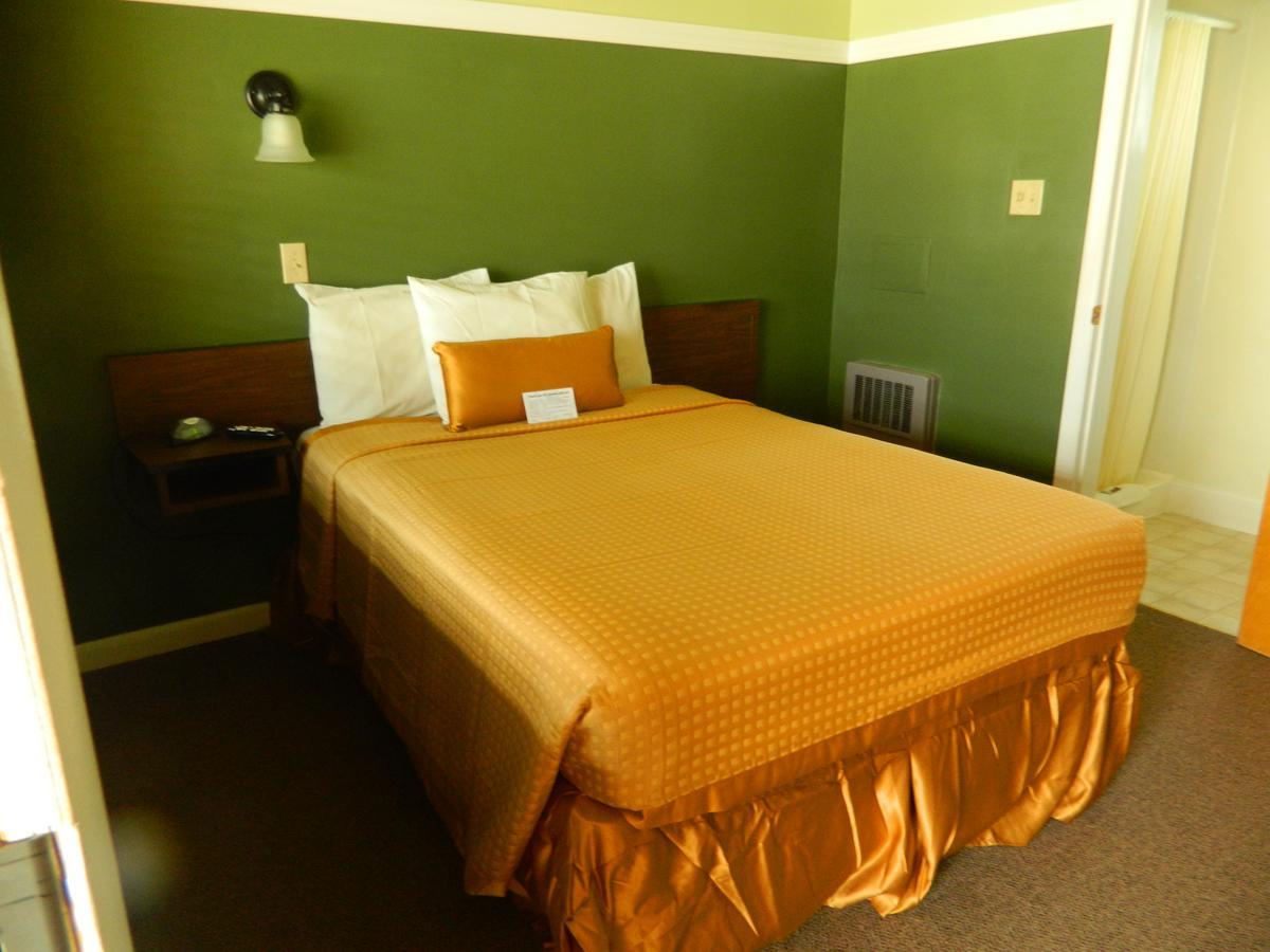 Country Motor Inn Ливингстон Экстерьер фото