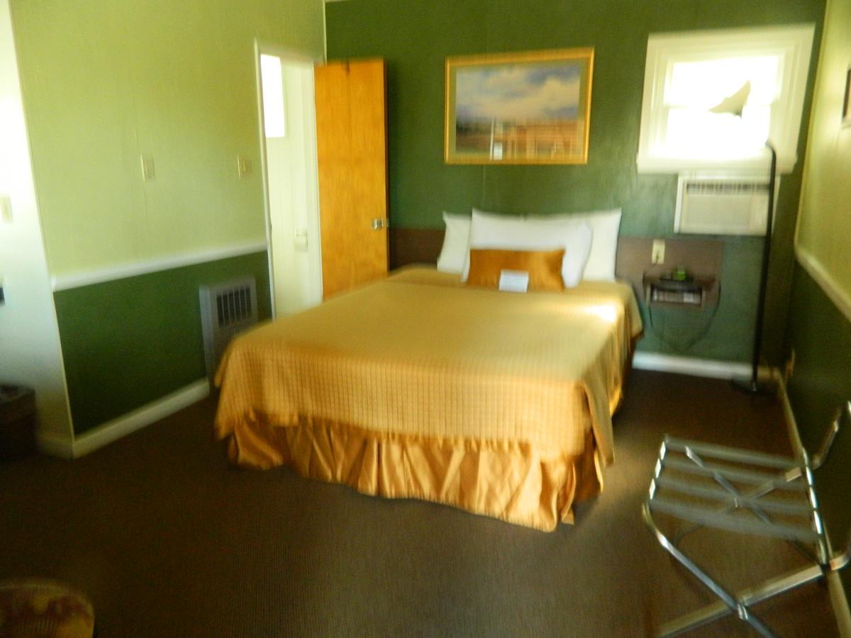 Country Motor Inn Ливингстон Экстерьер фото