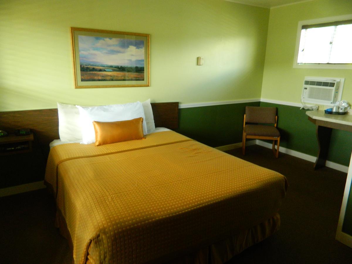 Country Motor Inn Ливингстон Экстерьер фото