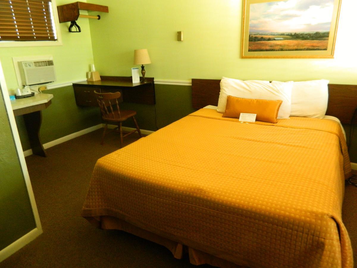 Country Motor Inn Ливингстон Экстерьер фото