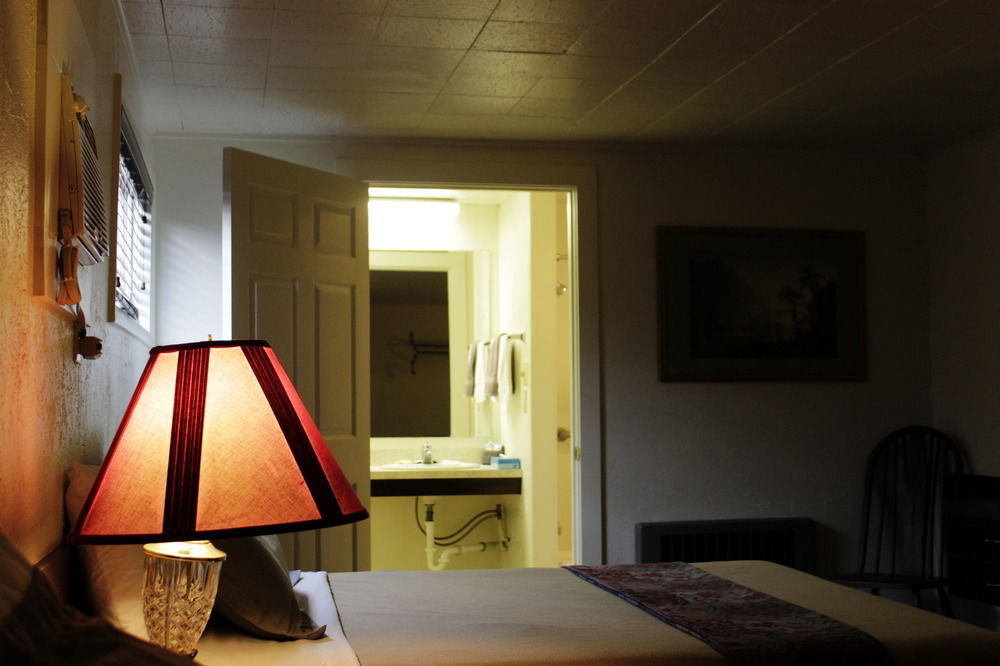 Country Motor Inn Ливингстон Экстерьер фото
